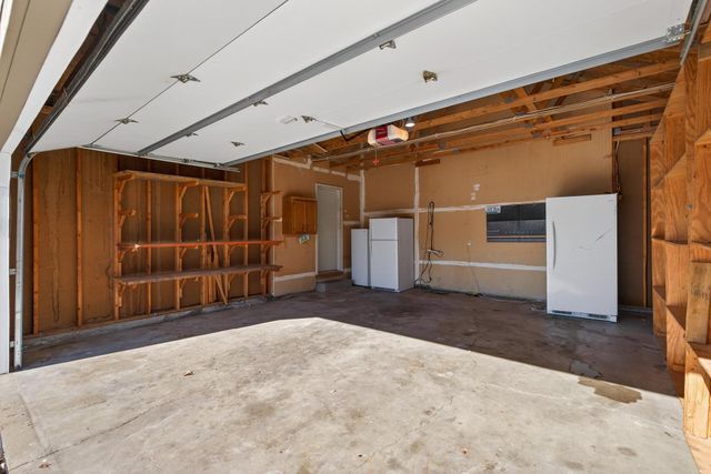 8480 Pelican Court, Chanhassen, MN 55317