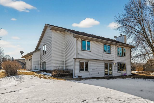 8480 Pelican Court, Chanhassen, MN 55317