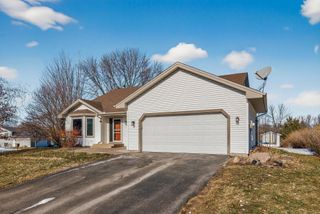 8480 Pelican Court, Chanhassen, MN 55317