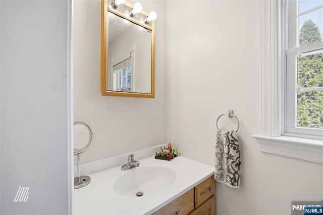 91 Forest Street, Closter, NJ 07624