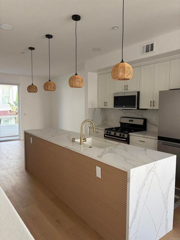 815 Harbor Cliff Way 239, Oceanside, CA 92054