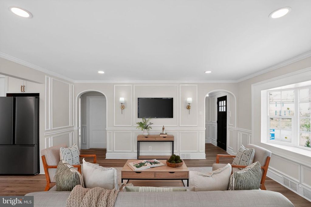 Image 10 of property listing at 932 BELMONT AVE, Haddon Township, NJ 08108