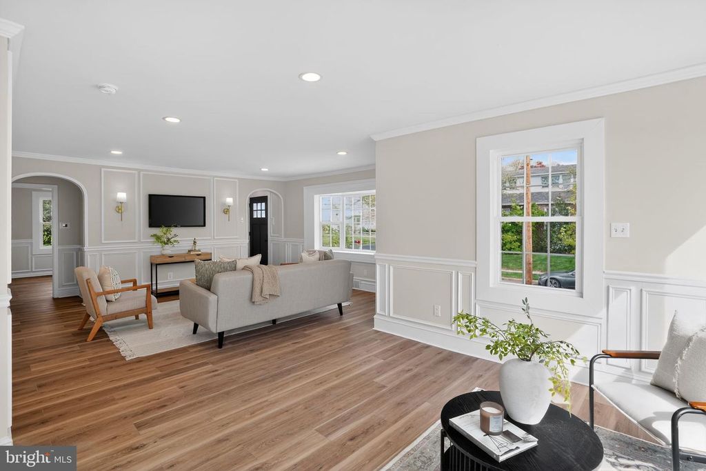 Image 11 of property listing at 932 BELMONT AVE, Haddon Township, NJ 08108