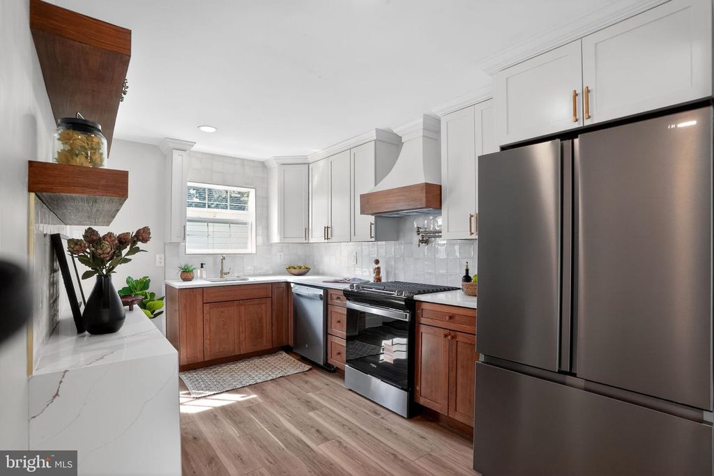 Image 16 of property listing at 932 BELMONT AVE, Haddon Township, NJ 08108