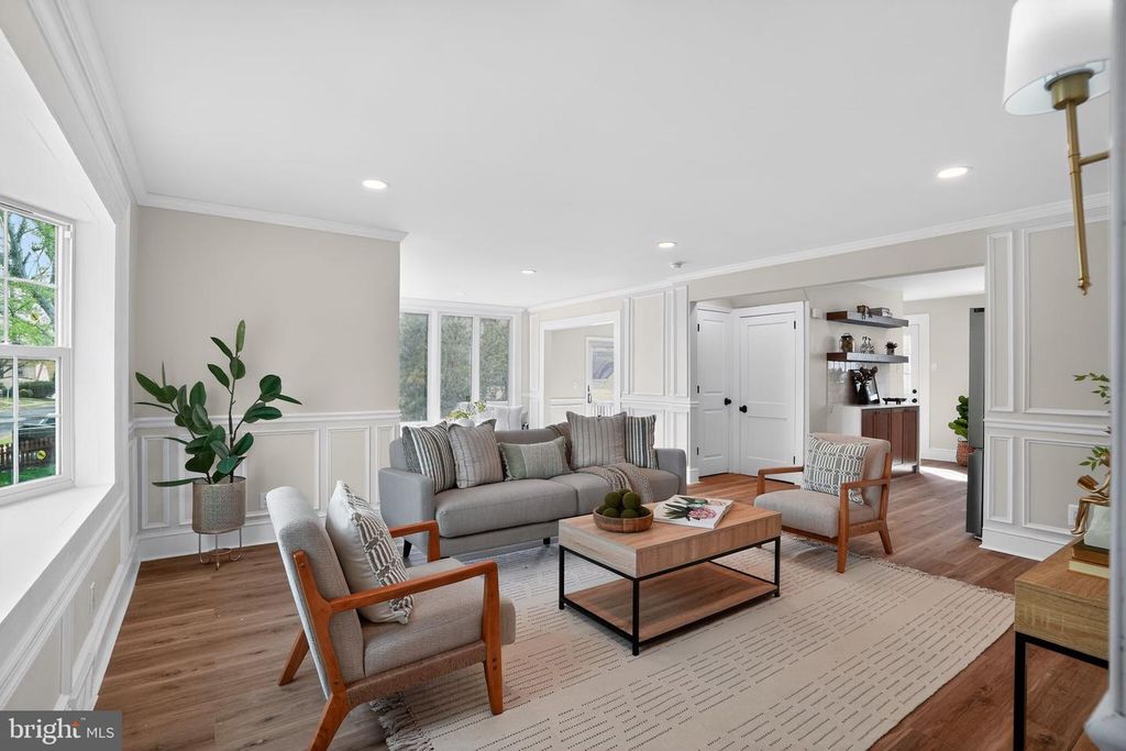 Image 8 of property listing at 932 BELMONT AVE, Haddon Township, NJ 08108