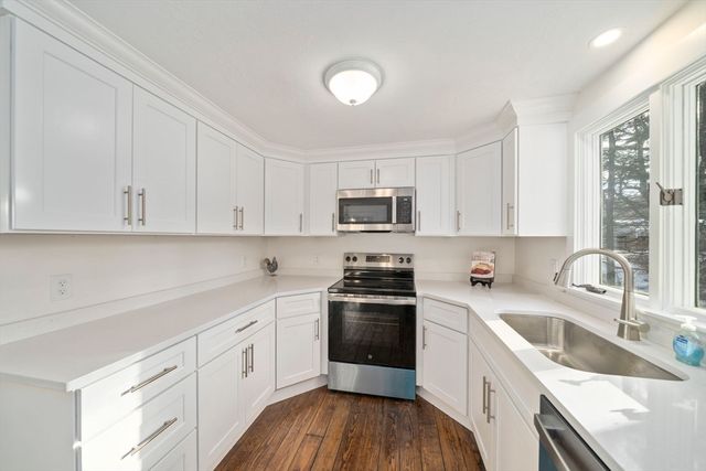 10 Sail A Way, Barnstable, MA 02632