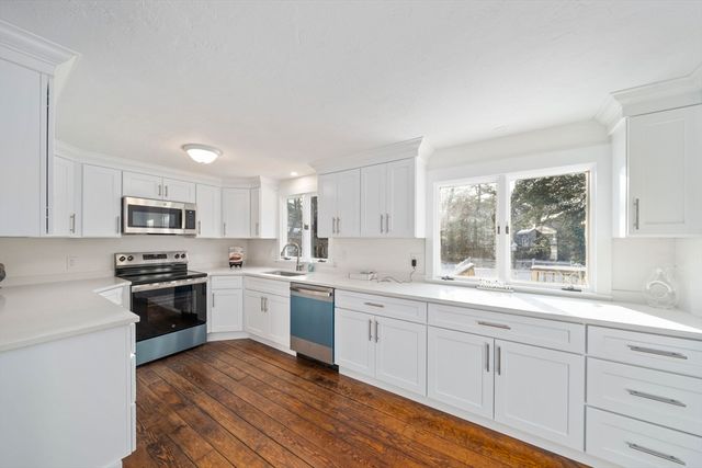 10 Sail A Way, Barnstable, MA 02632
