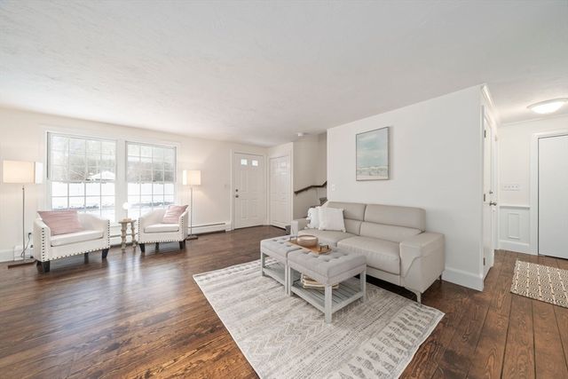 10 Sail A Way, Barnstable, MA 02632