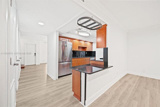 16681 NE 35th Ave 3, North Miami Beach, FL 33160