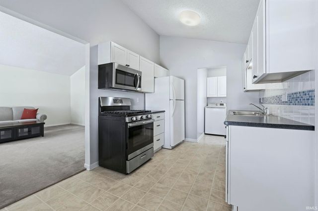 619 Plainfield Drive, Fort Wayne, IN 46825