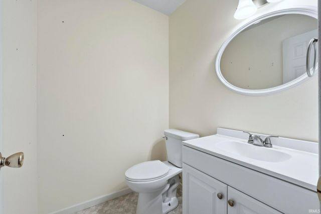 619 Plainfield Drive, Fort Wayne, IN 46825