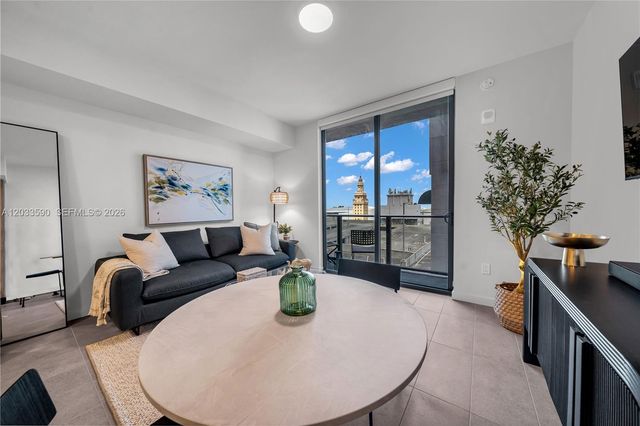 121 NE 5th Street 1400, Miami, FL 33132