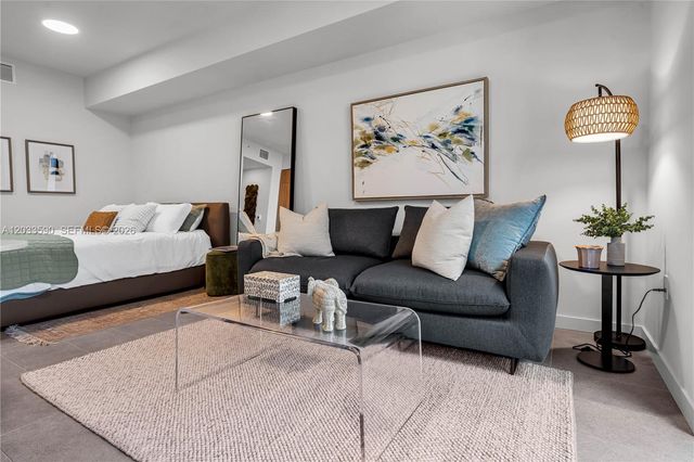 121 NE 5th Street 1400, Miami, FL 33132