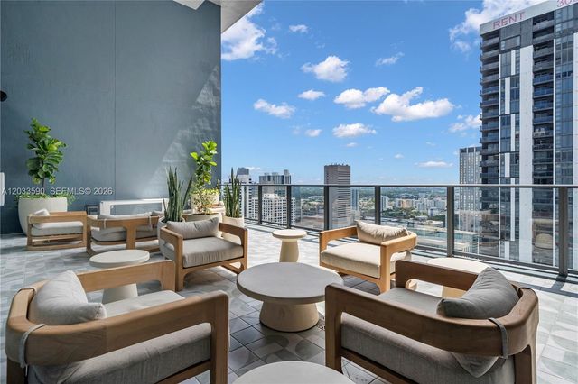 121 NE 5th Street 1400, Miami, FL 33132