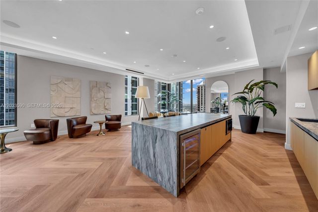 121 NE 5th Street 1400, Miami, FL 33132