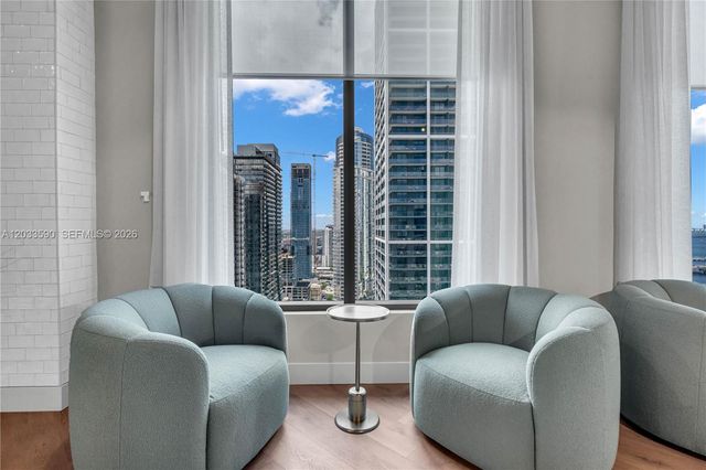 121 NE 5th Street 1400, Miami, FL 33132