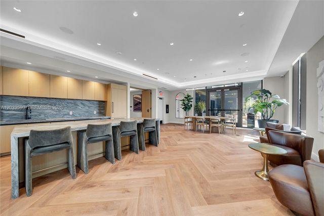 121 NE 5th Street 1400, Miami, FL 33132
