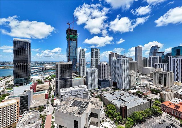 121 NE 5th Street 1400, Miami, FL 33132