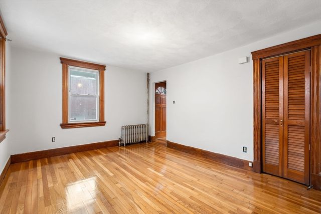 13 Oxford St, Lynn, MA 01902