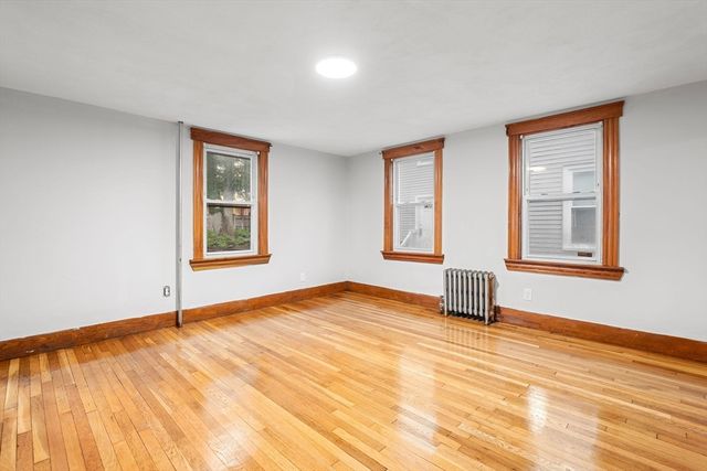 13 Oxford St, Lynn, MA 01902