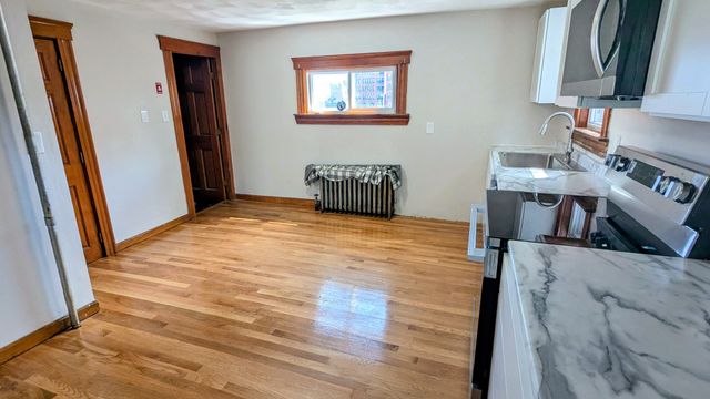 13 Oxford St, Lynn, MA 01902
