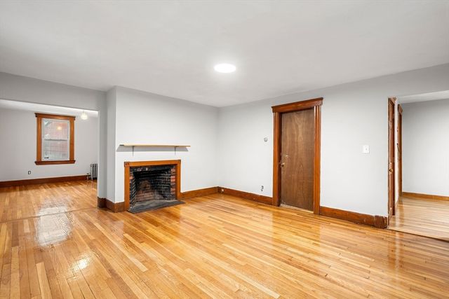 13 Oxford St, Lynn, MA 01902
