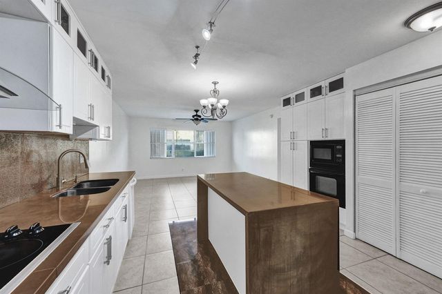 600 SE 2nd Avenue K2, Deerfield Beach, FL 33441