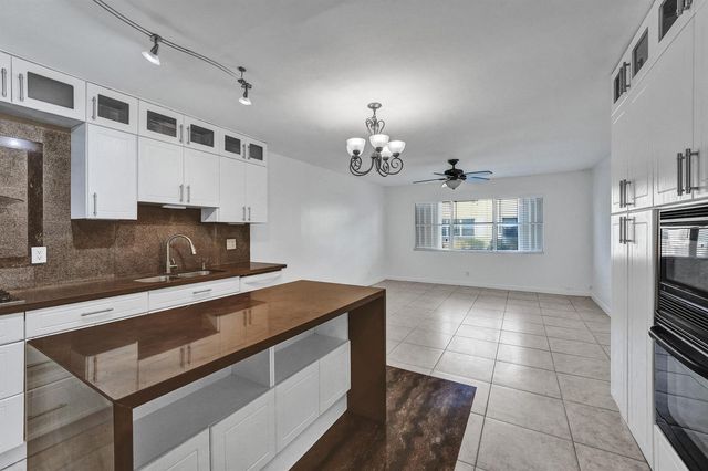 600 SE 2nd Avenue K2, Deerfield Beach, FL 33441