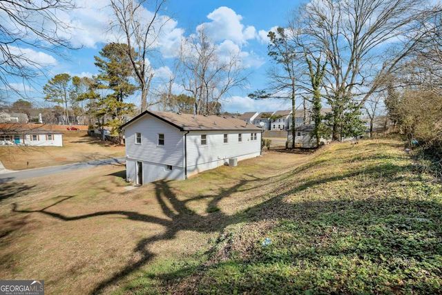 664 Rail Splitter Drive NE, Kennesaw, GA 30144