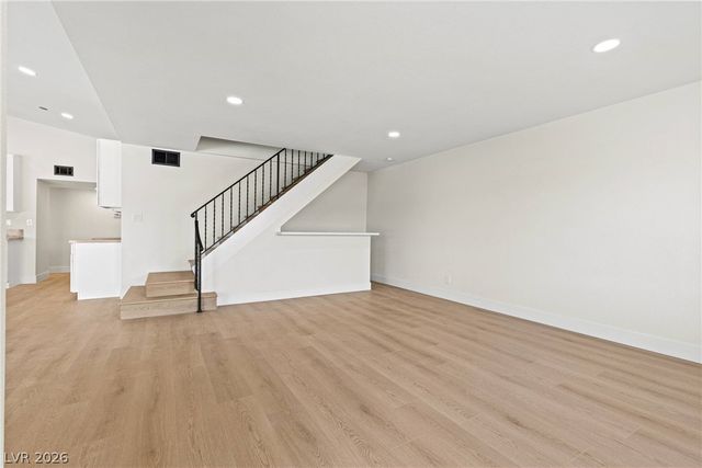 3368 Nahatan Way, Las Vegas, NV 89169