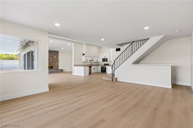 3368 Nahatan Way, Las Vegas, NV 89169