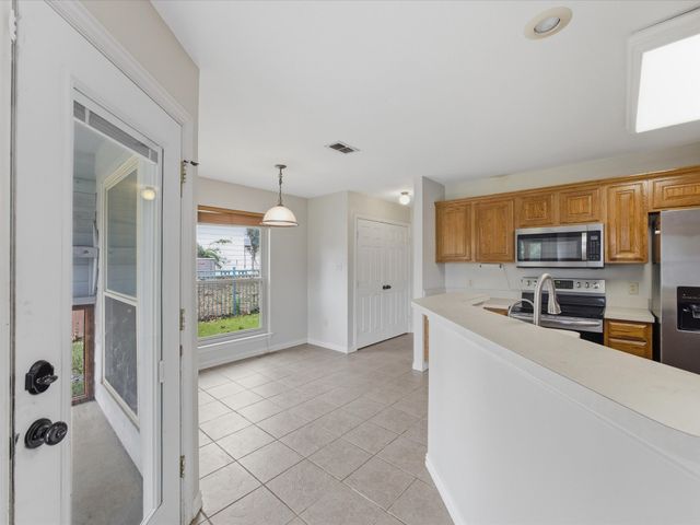 621 Lamp Post Lane, Oak Point, TX 75068