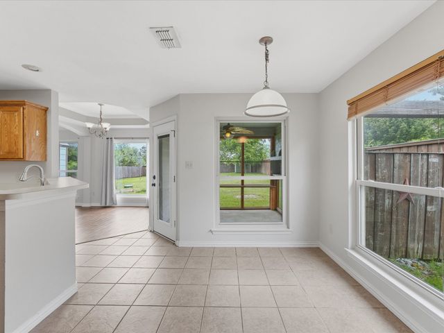 621 Lamp Post Lane, Oak Point, TX 75068