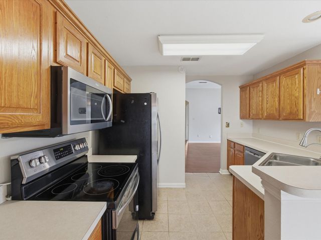 621 Lamp Post Lane, Oak Point, TX 75068