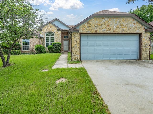 621 Lamp Post Lane, Oak Point, TX 75068