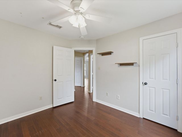 621 Lamp Post Lane, Oak Point, TX 75068