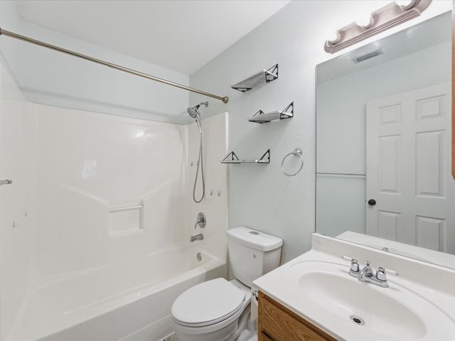 621 Lamp Post Lane, Oak Point, TX 75068