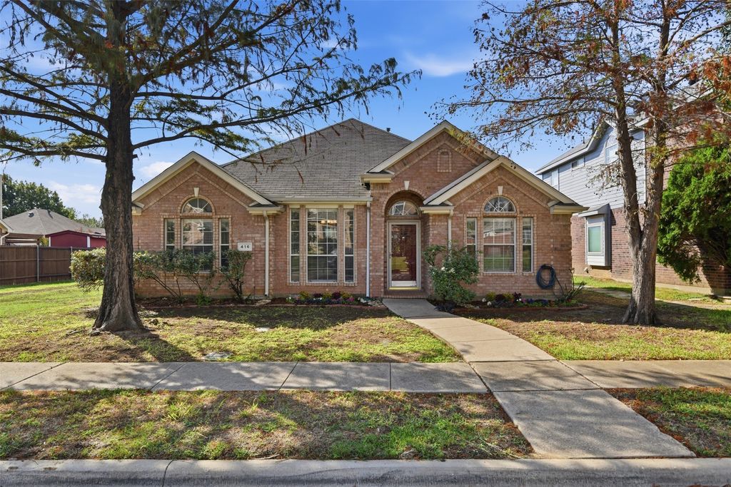 416 Kyle Lane, Lewisville, TX 75067 — exterior