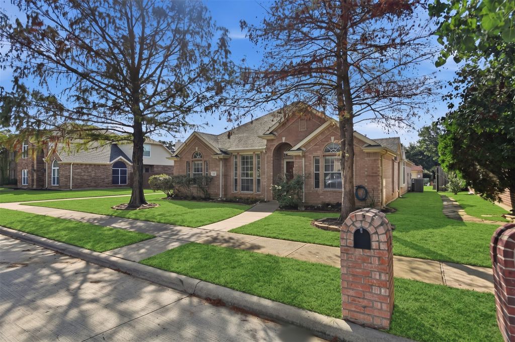 416 Kyle Lane, Lewisville, TX 75067 — photo 2