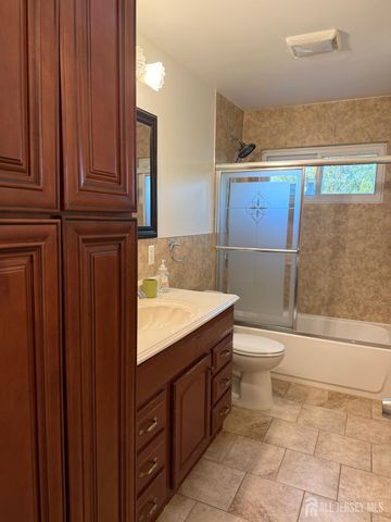 3 Benjamin Terrace, Piscataway, NJ 08854