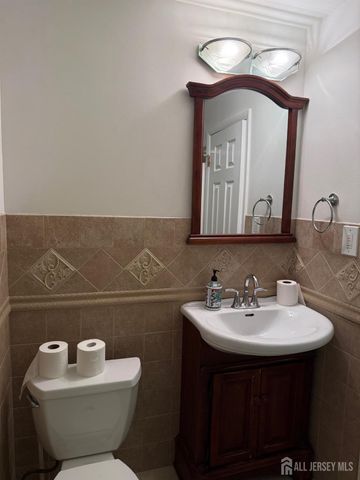 3 Benjamin Terrace, Piscataway, NJ 08854