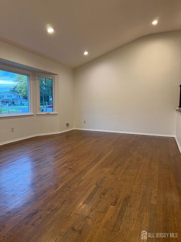 3 Benjamin Terrace, Piscataway, NJ 08854