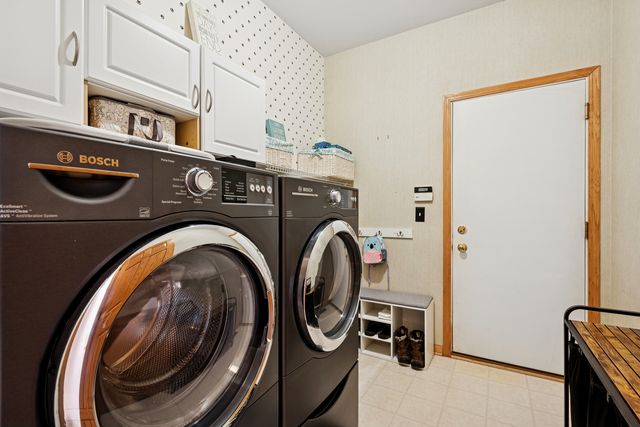 1155 McDole Drive, Sugar Grove, IL 60554