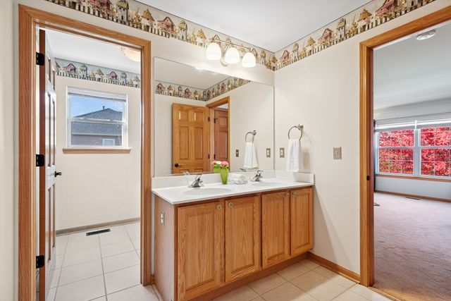 1155 McDole Drive, Sugar Grove, IL 60554