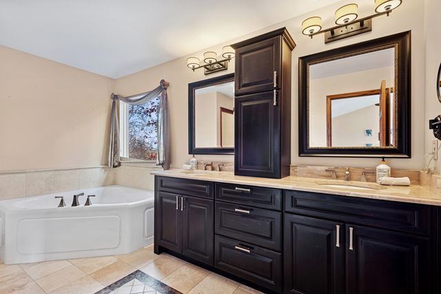 1155 McDole Drive, Sugar Grove, IL 60554