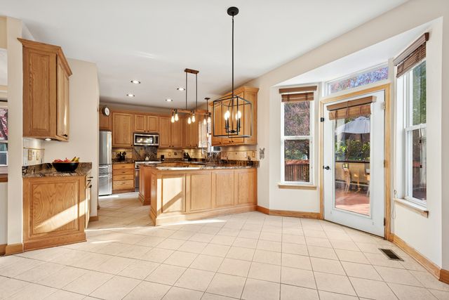 1155 McDole Drive, Sugar Grove, IL 60554