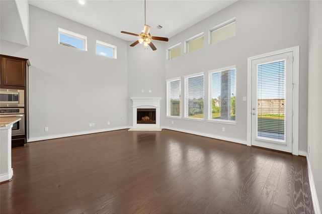 4926 Thunder Creek Ln, Sugar Land, TX 77479