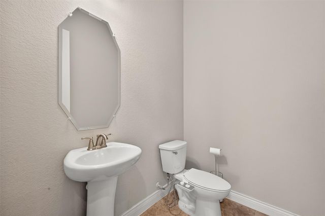 4926 Thunder Creek Ln, Sugar Land, TX 77479