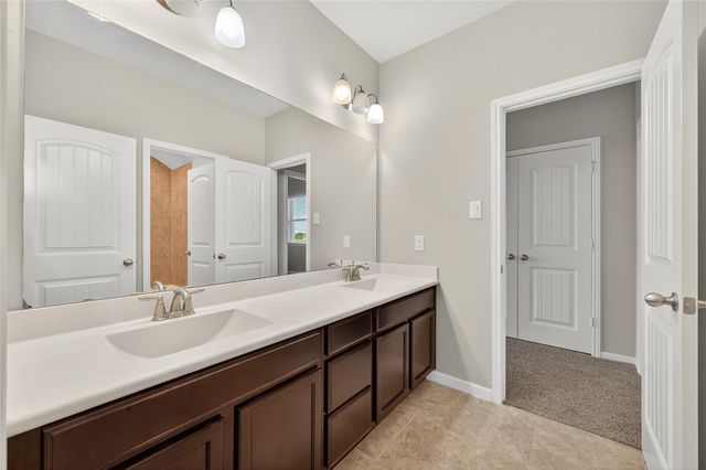 4926 Thunder Creek Ln, Sugar Land, TX 77479