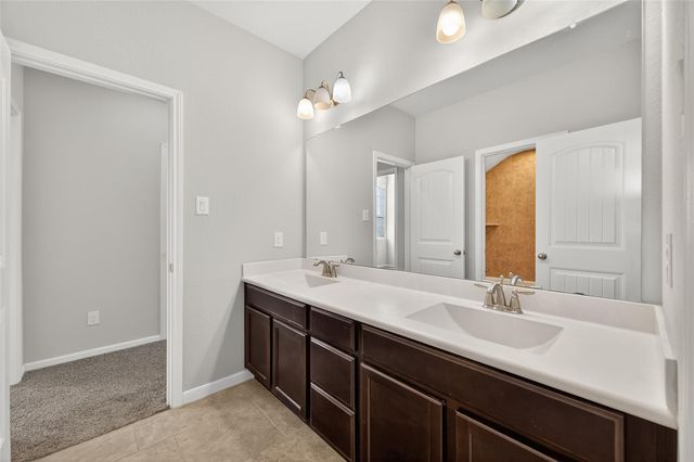 4926 Thunder Creek Ln, Sugar Land, TX 77479